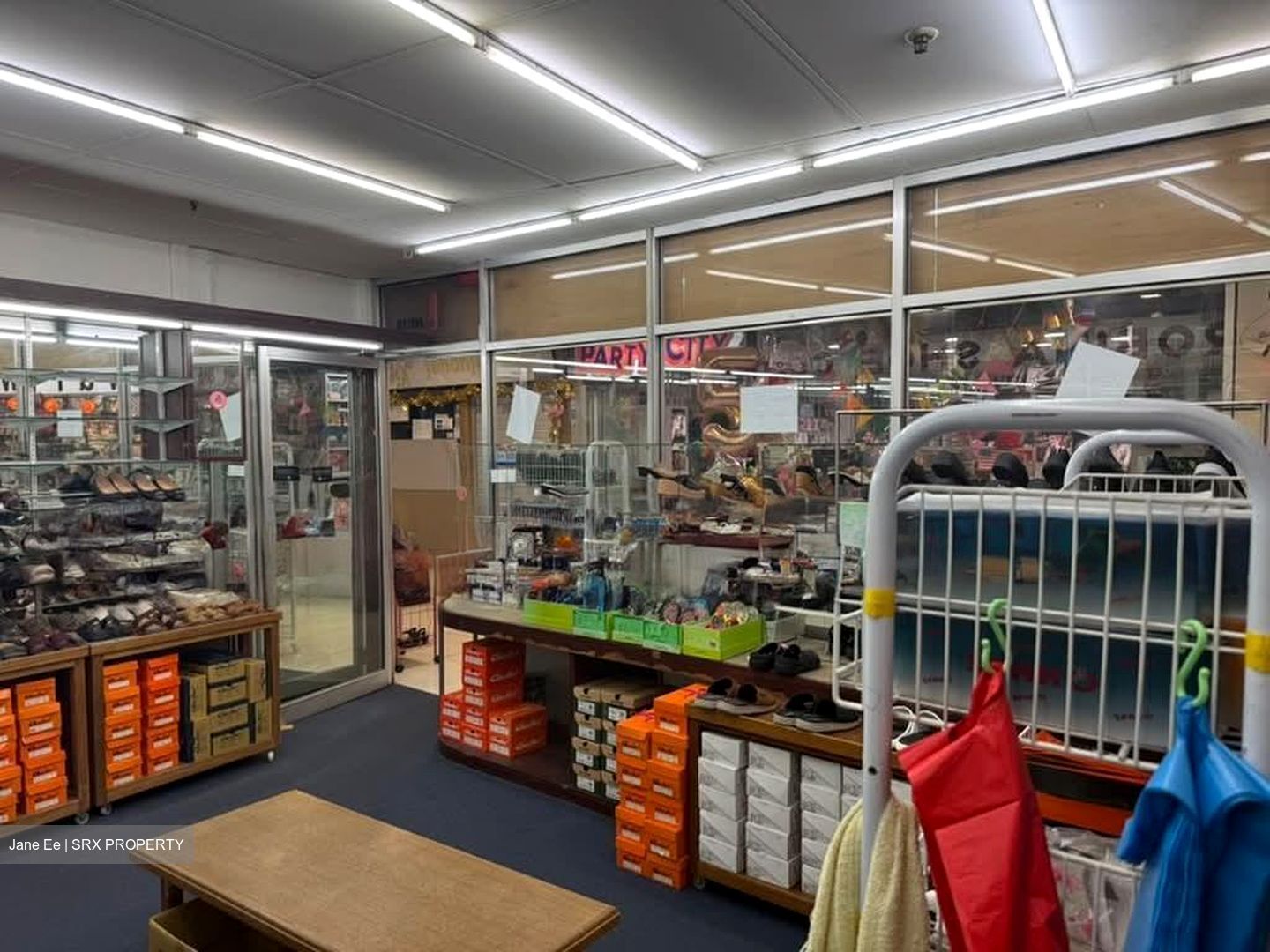 Holland Road Shopping Centre (D10), Retail #572081751